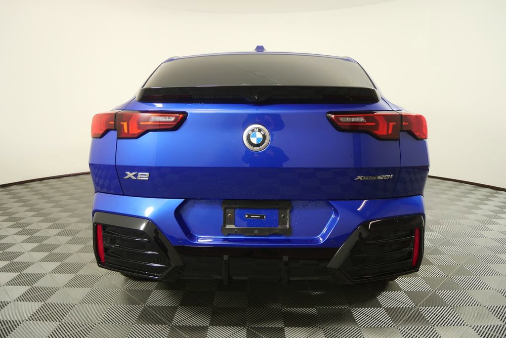 Certified 2025 BMW X2 xDrive28i AWD/4WD image 4