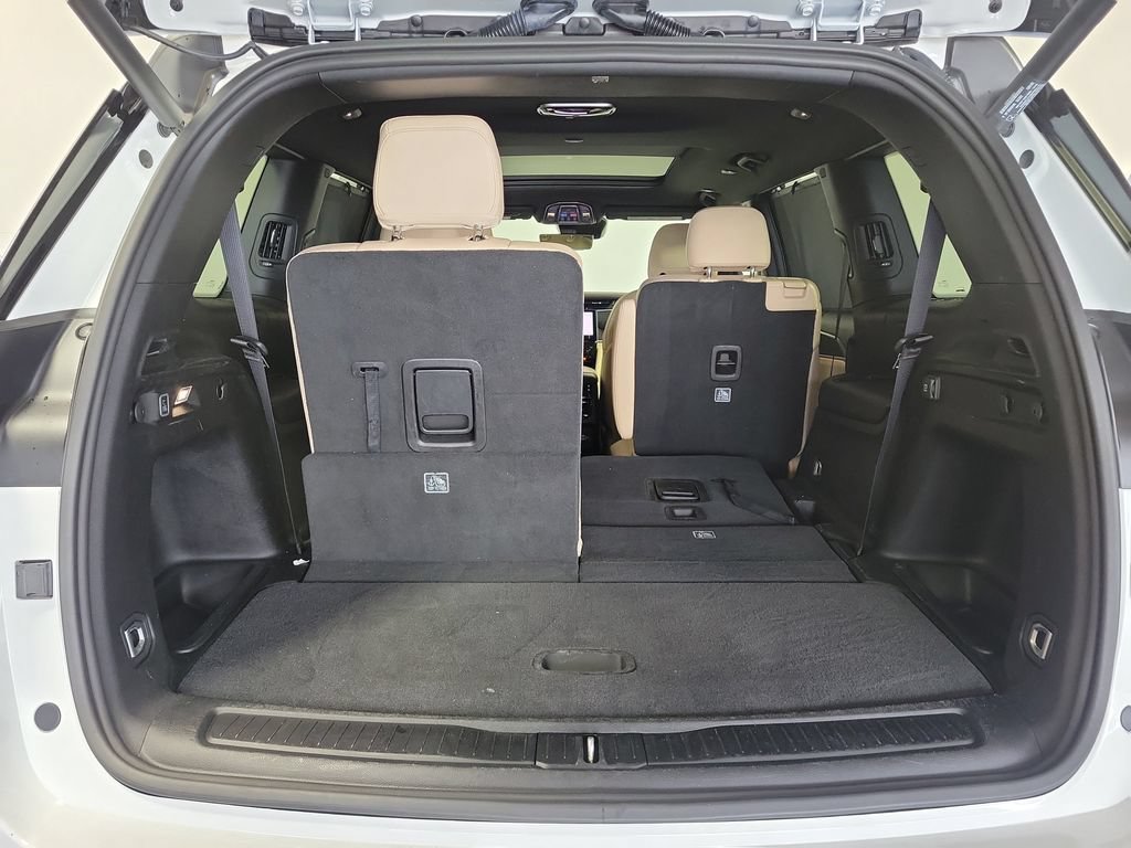 Used 2025 Jeep Grand Cherokee L Limited w/ Luxury Tech Group II RWD image 27