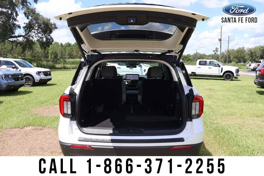 New 2026 Ford Explorer Active w/ Active Comfort Package RWD image 10
