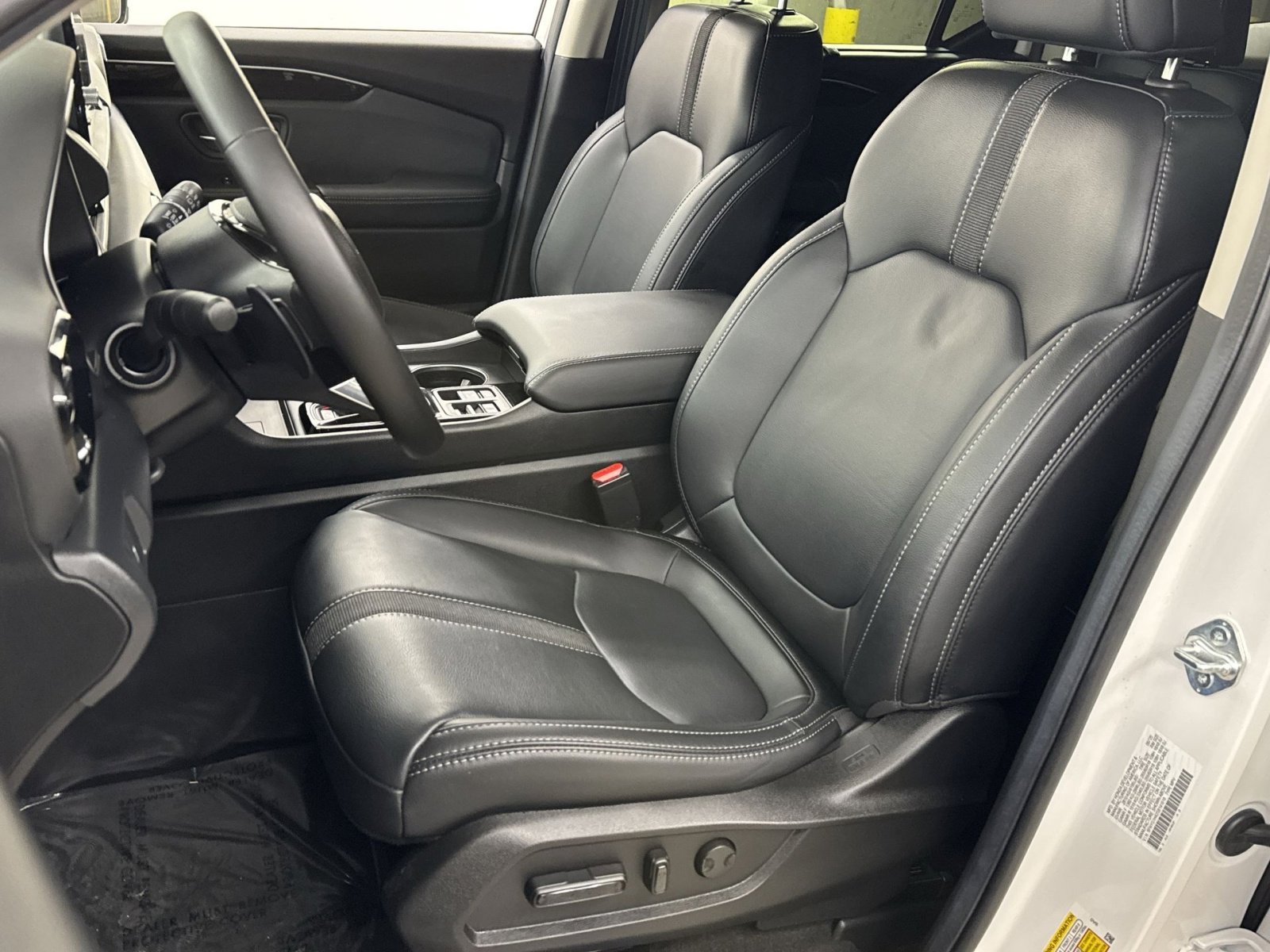 Used 2025 Honda Pilot EX-L image 4