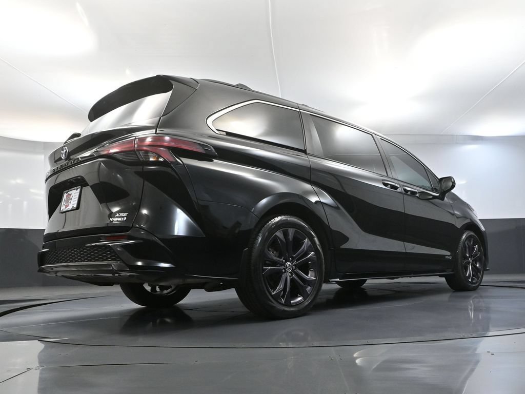 Used 2021 Toyota Sienna XSE FWD image 45