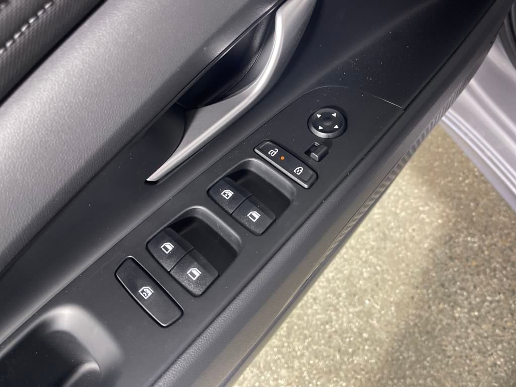 New 2025 Hyundai Elantra Limited image 10