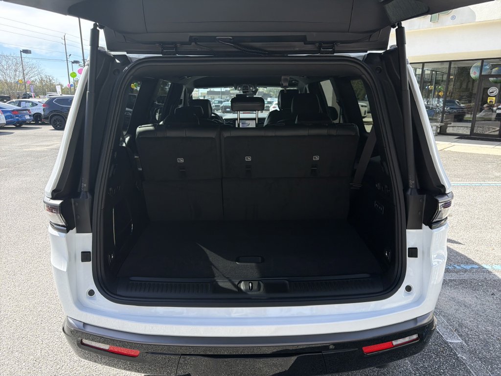 New 2026 Jeep Grand Wagoneer Limited w/ HD Trailer Tow Package AWD/4WD image 19