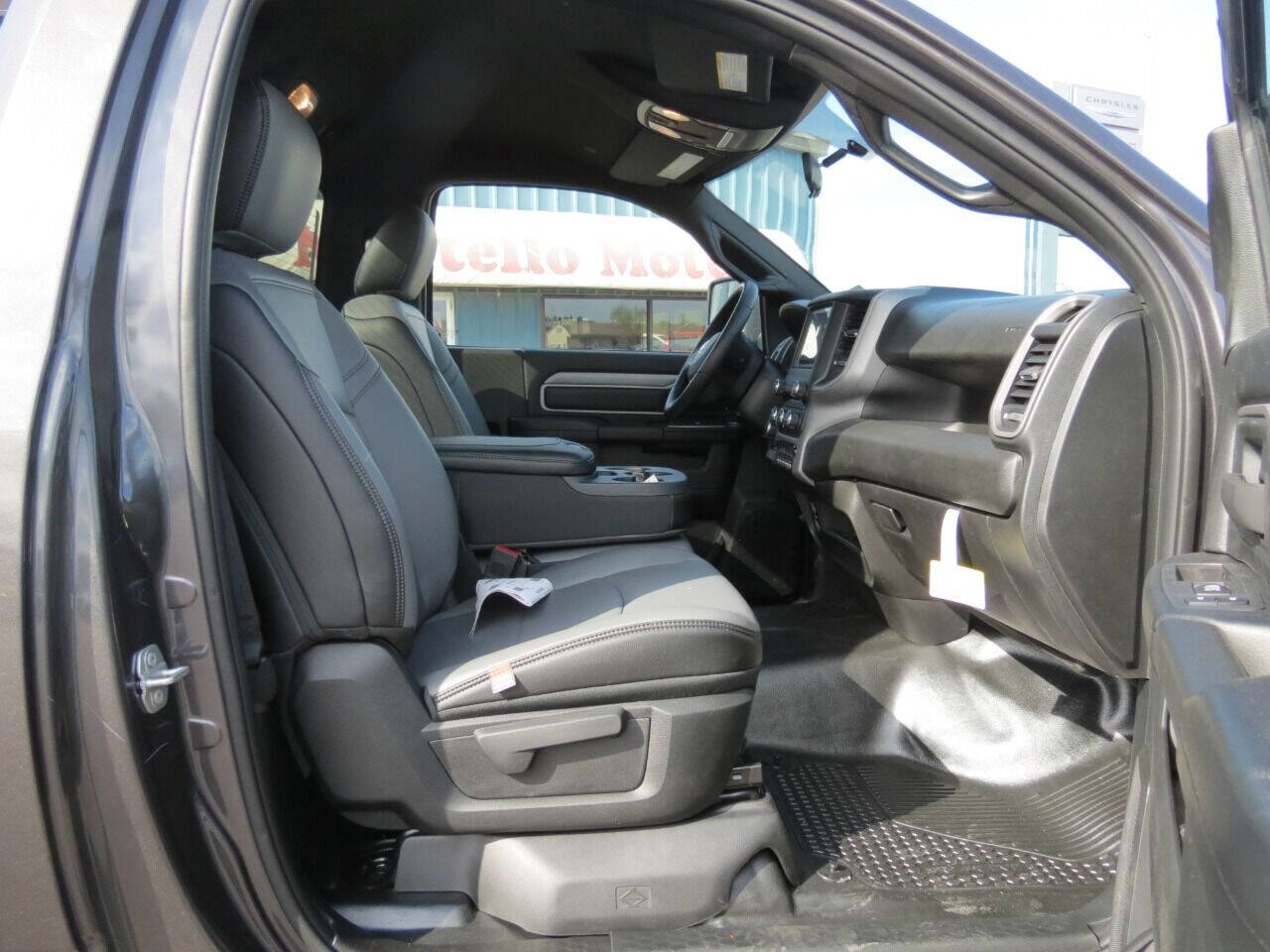 New 2024 RAM 2500 Tradesman w/ Chrome Appearance Group image 12