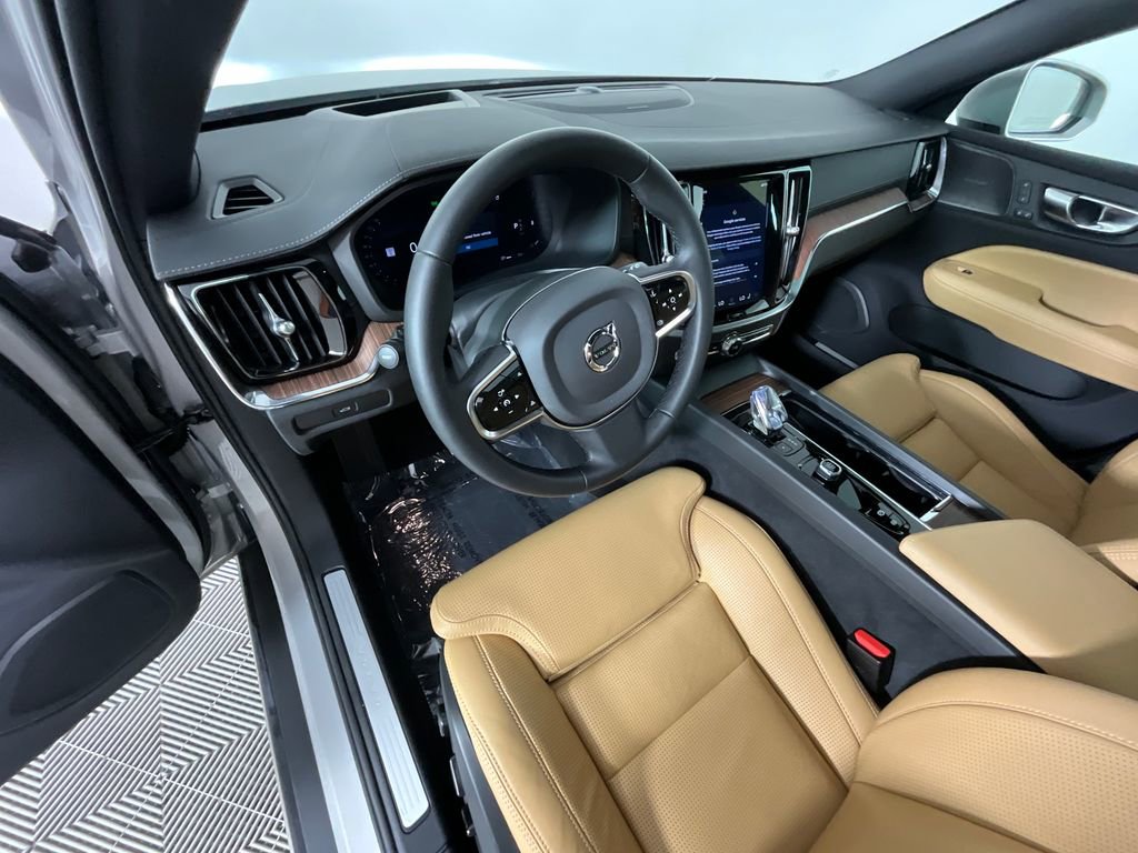Used 2025 Volvo V60 B5 Cross Country Ultra w/ Protection Package Premier image 14