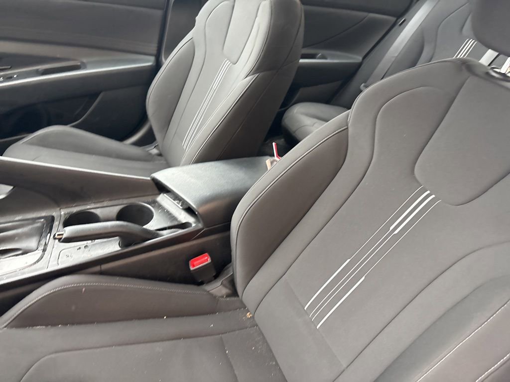 Used 2025 Hyundai Elantra Sport FWD image 7