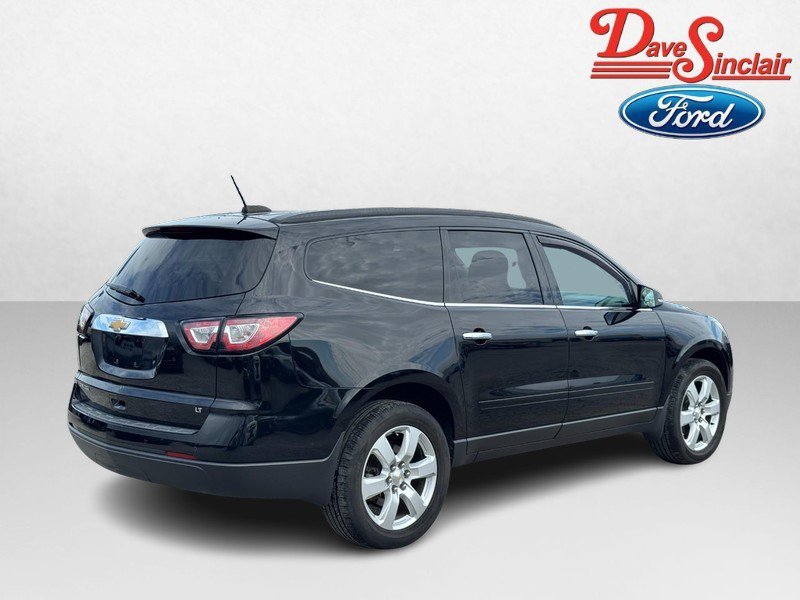 Used 2017 Chevrolet Traverse LT w/ Style and Technology Package FWD image 7