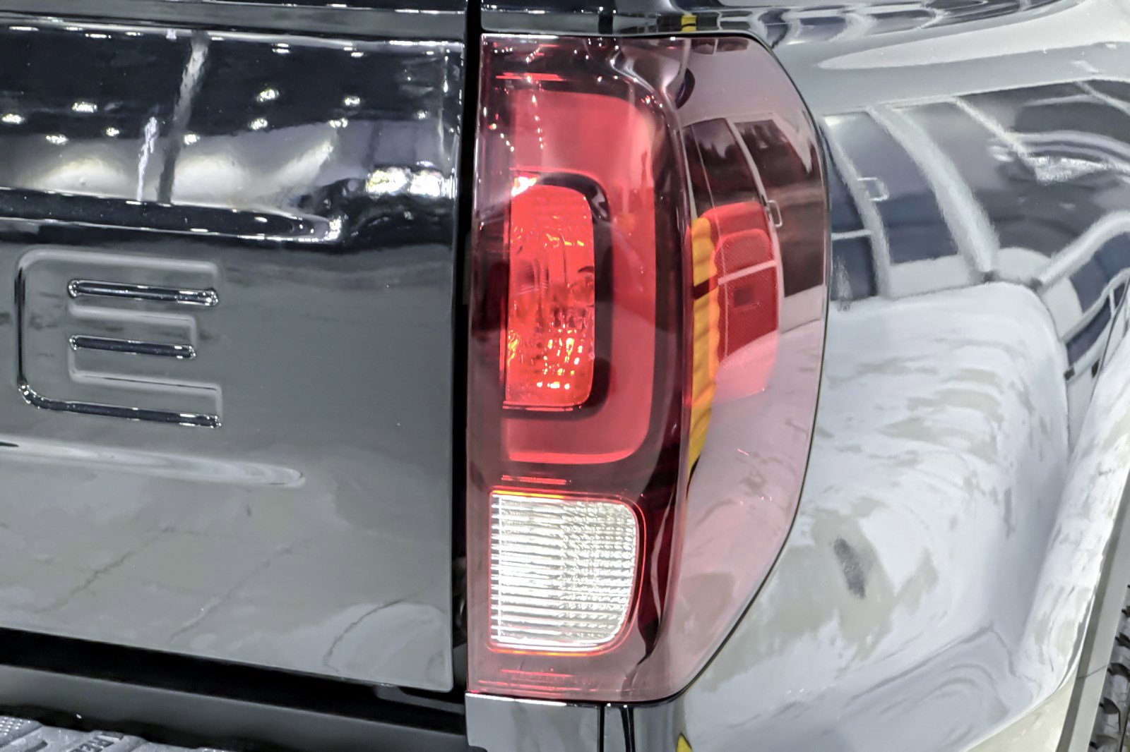 New 2026 Honda Ridgeline Black Edition image 12