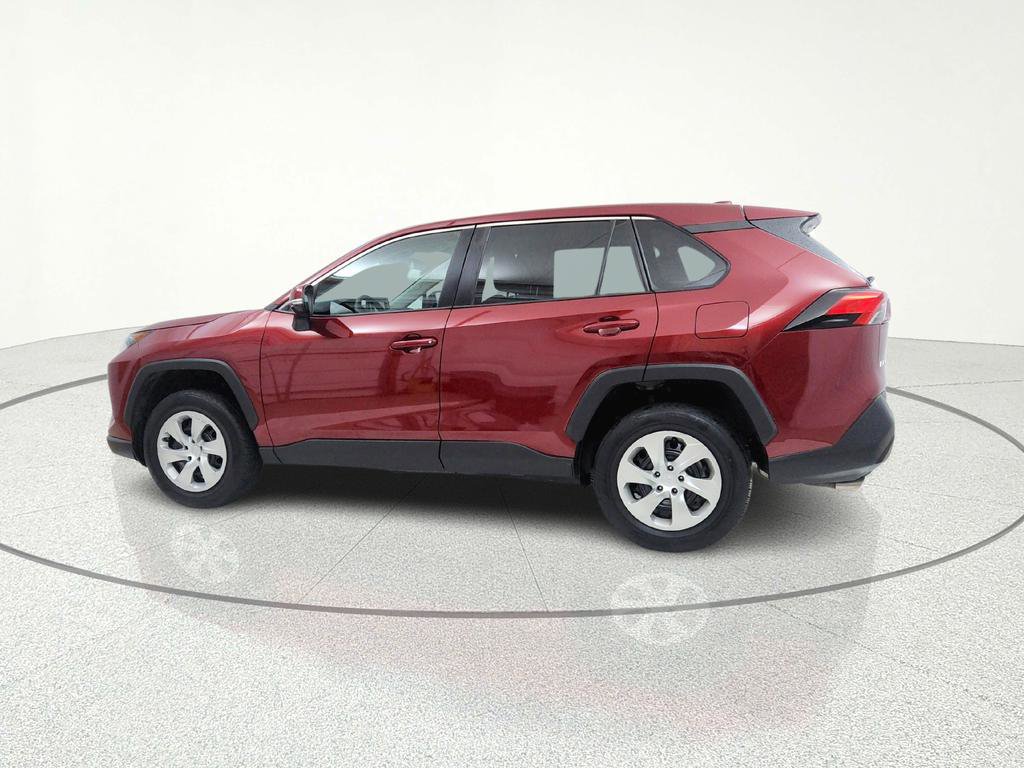 Used 2022 Toyota RAV4 LE AWD/4WD image 5