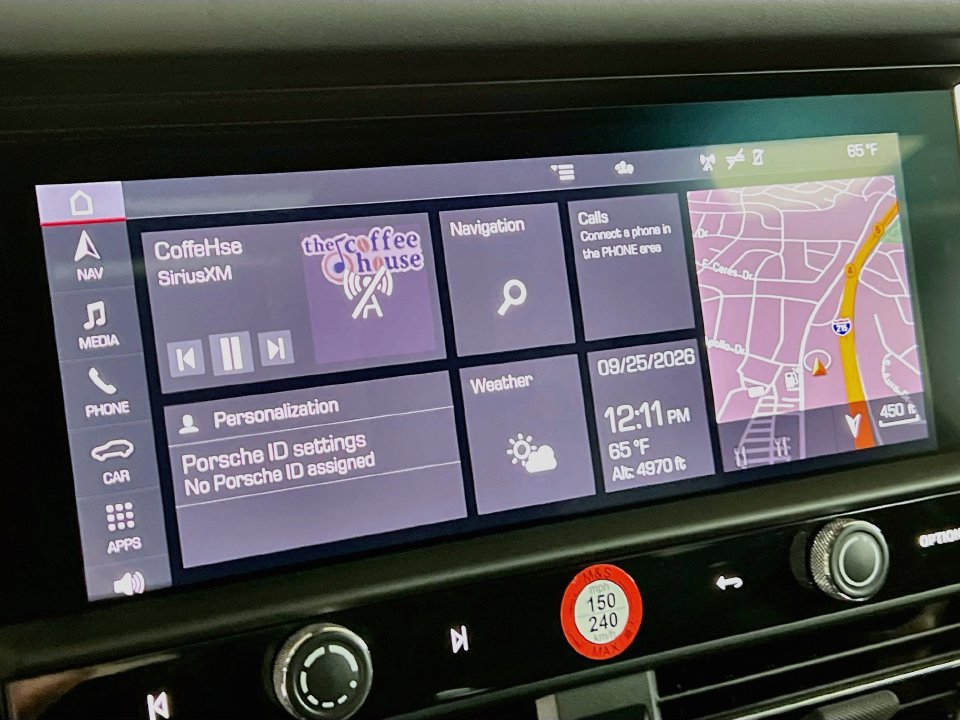 Certified 2024 Porsche Macan AWD/4WD image 15