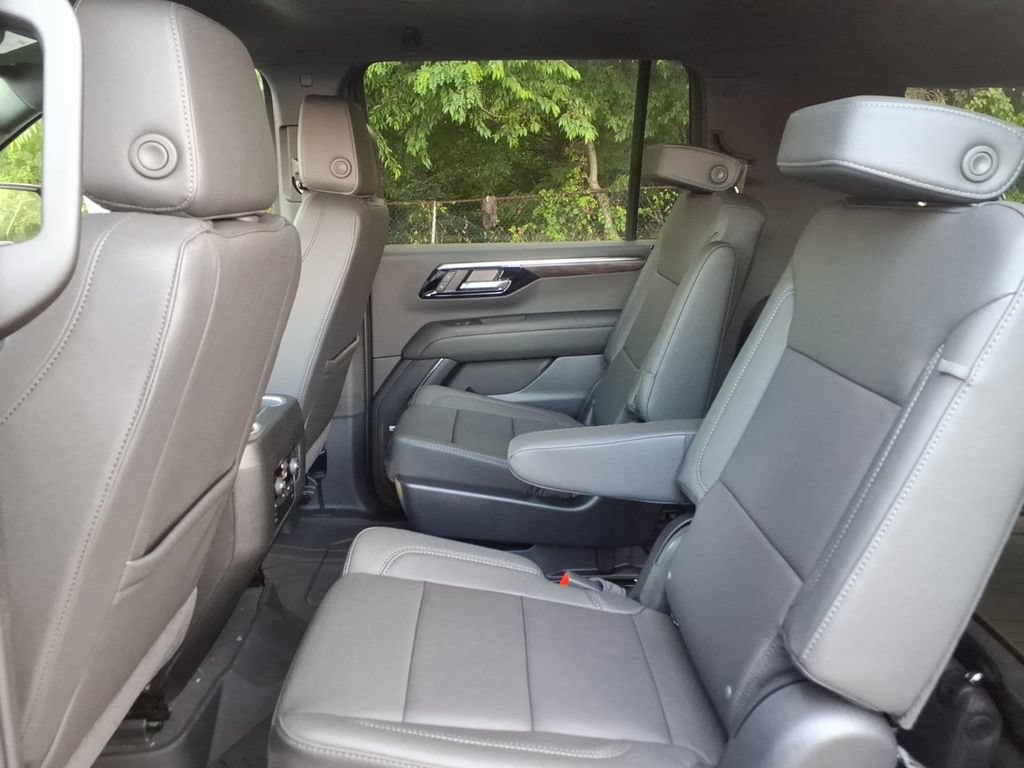 New 2026 Chevrolet Suburban LT w/ Comfort Package AWD/4WD image 14
