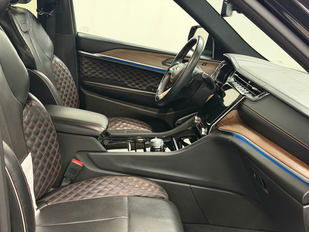 Used 2021 Jeep Grand Cherokee L Summit w/ Luxury Tech Group V image 27