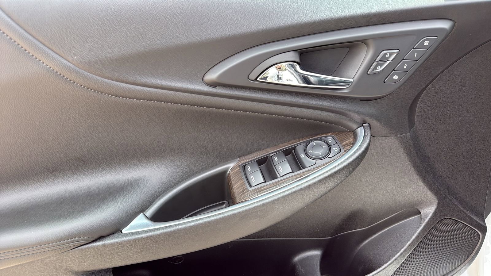 Used 2023 Chevrolet Malibu LT w/ LPO, Floor Liner Package FWD image 11