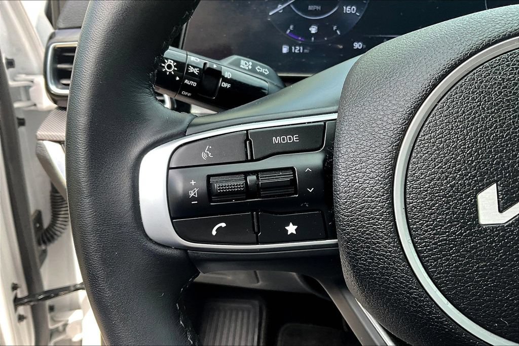 Certified 2025 Kia Sportage SX AWD/4WD image 11