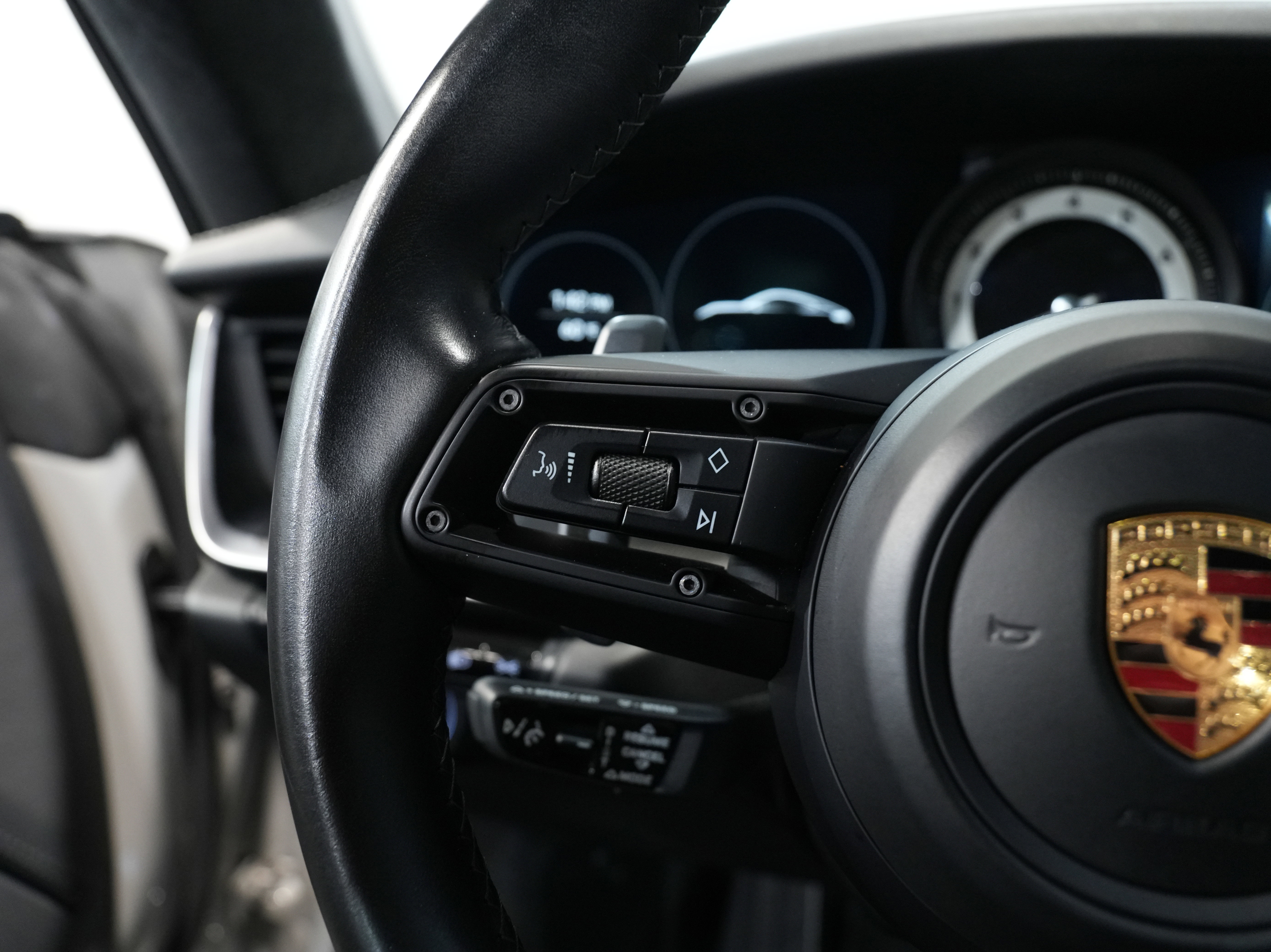 Used 2020 Porsche 911 Carrera 4S image 37