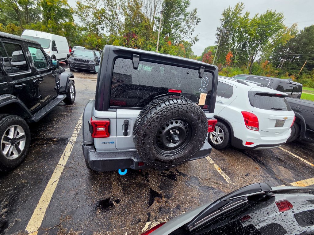 Used 2024 Jeep Wrangler Unlimited Rubicon 4xe AWD/4WD image 6