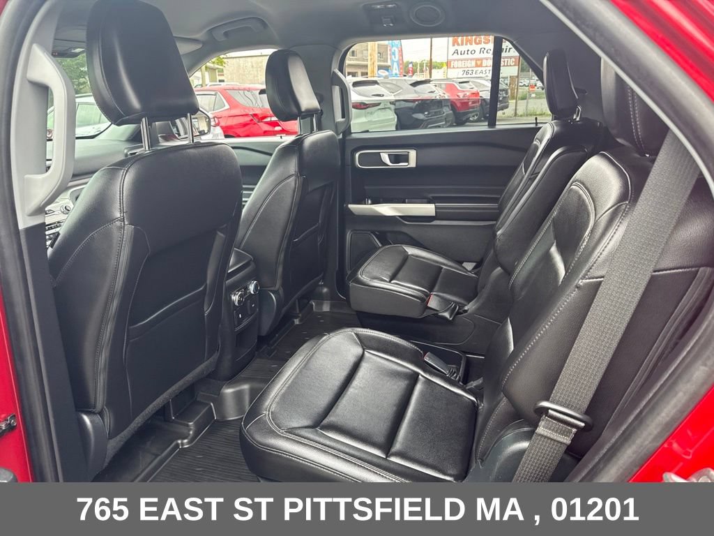 Used 2021 Ford Explorer XLT w/ Equipment Group 202A AWD/4WD image 17