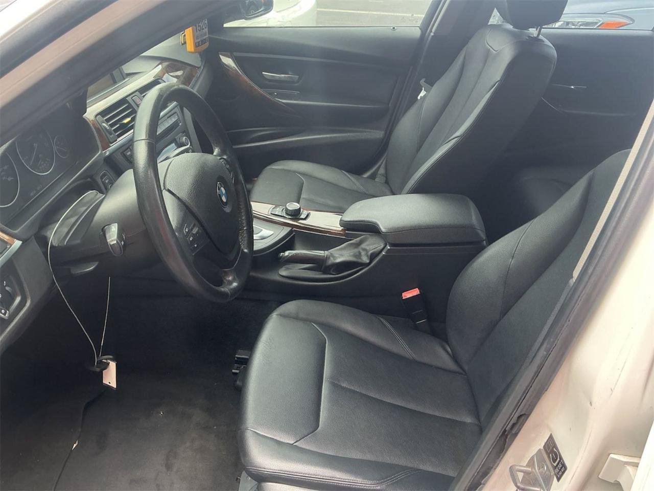 Used 2014 BMW 320i Sedan RWD image 11