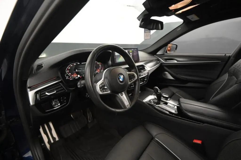 Used 2021 BMW M550i xDrive w/ Executive Package AWD/4WD image 41