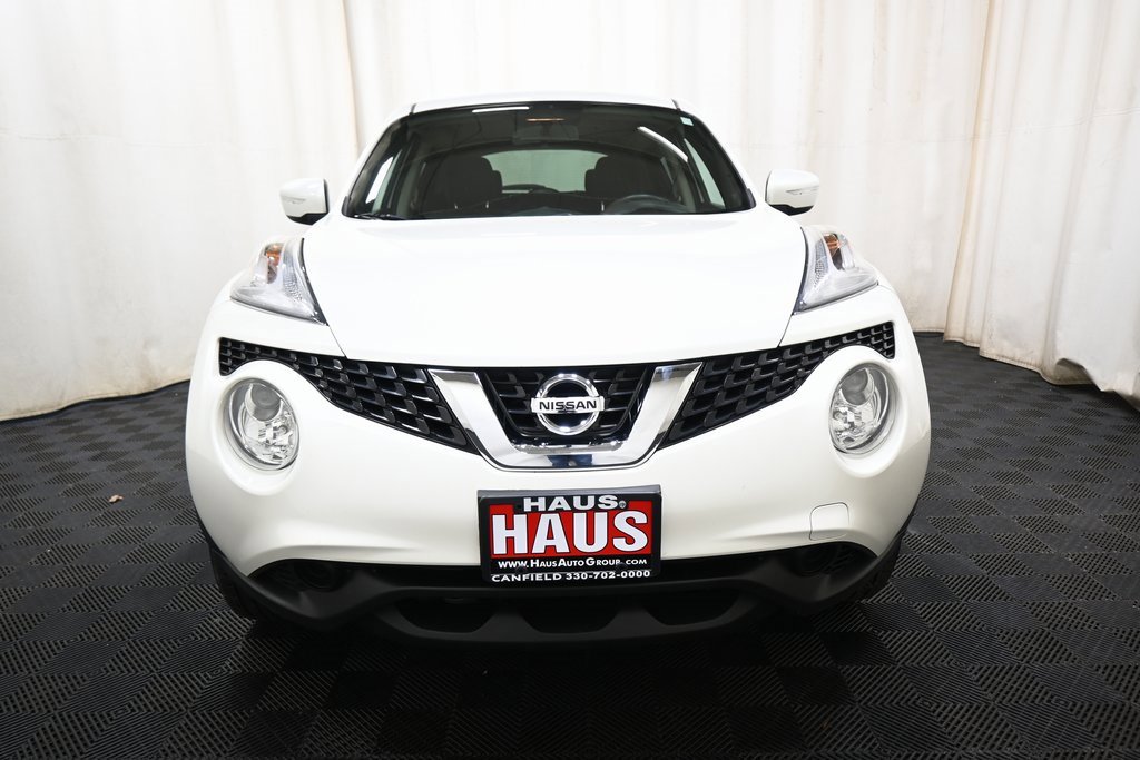 Used 2017 Nissan Juke SV image 2