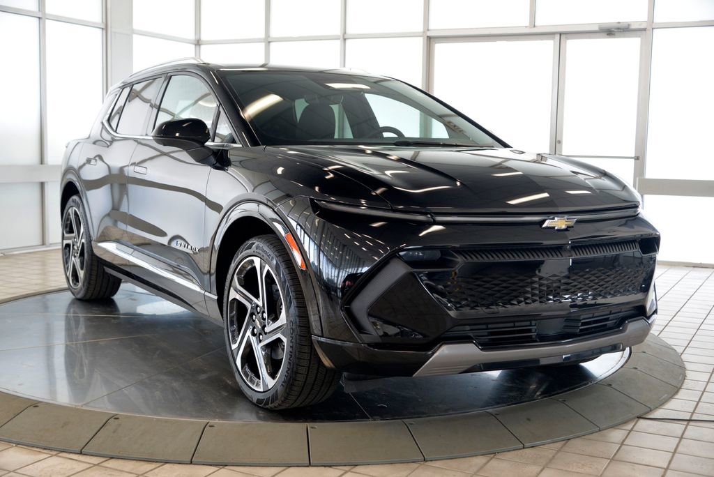 Certified 2025 Chevrolet Equinox EV LT w/ Convenience Package II image 2