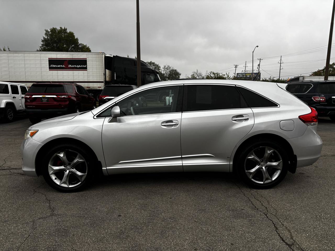 Used 2011 Toyota Venza AWD w/ Convenience Pkg image 6