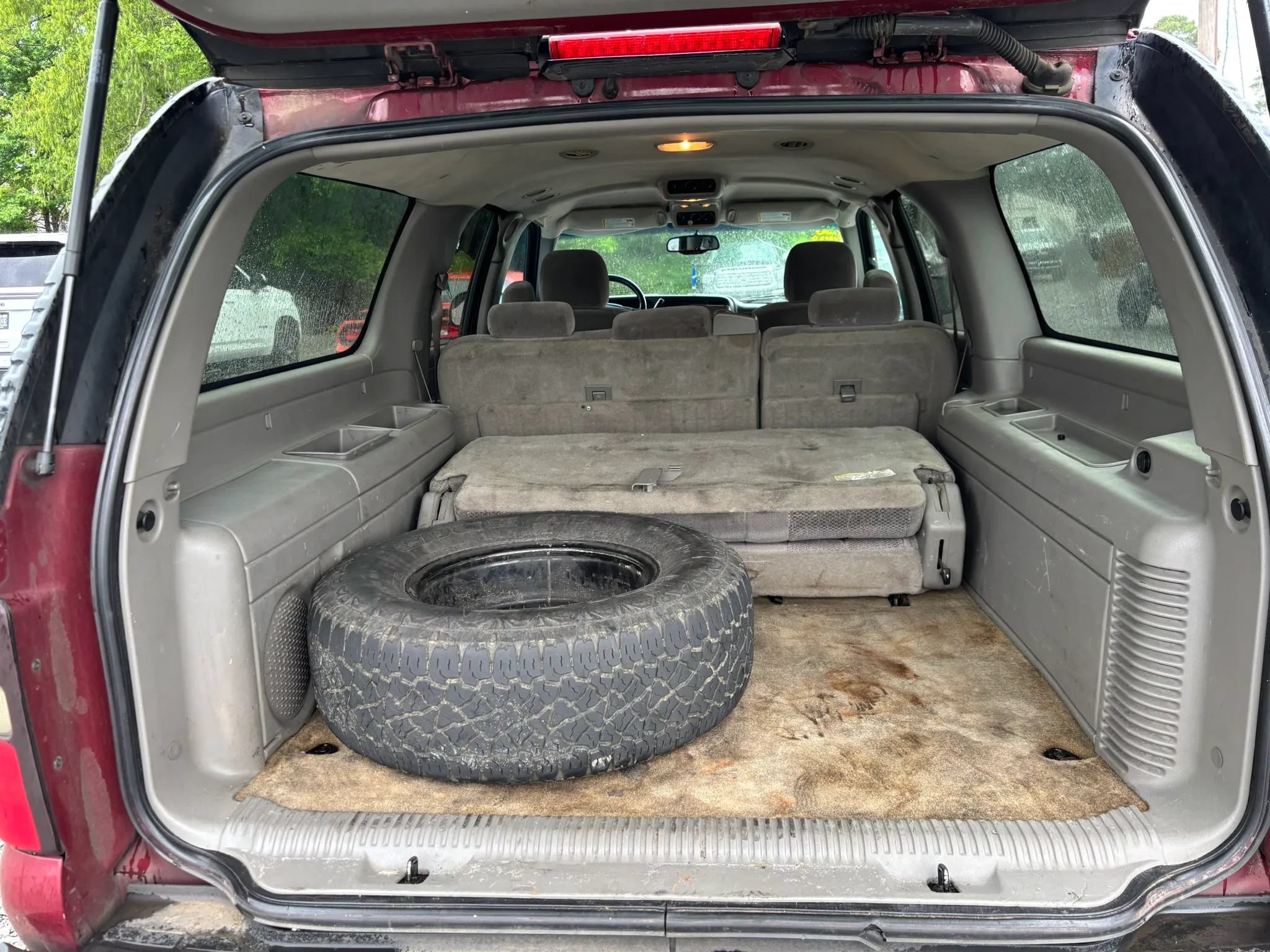 Used 2005 Chevrolet Suburban LS RWD image 16