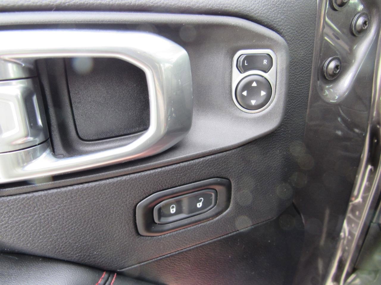 Used 2025 Jeep Gladiator Rubicon image 21