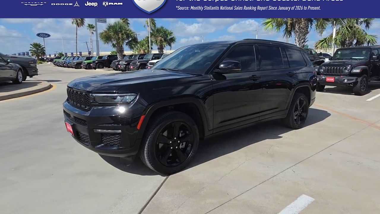 Used 2024 Jeep Grand Cherokee L Limited w/ Black Appearance Package AWD/4WD image 4