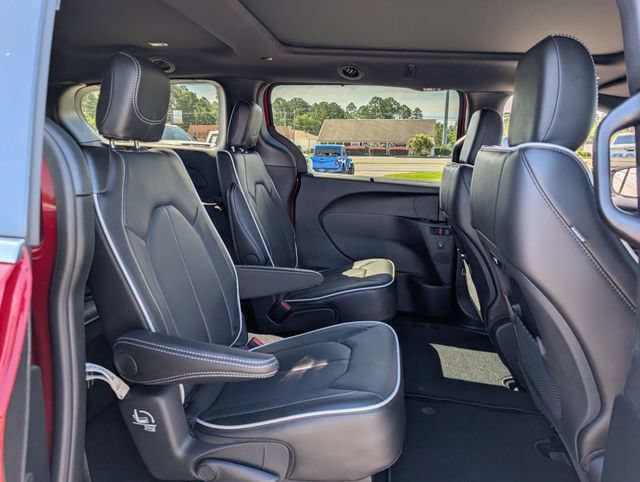 New 2027 Chrysler Pacifica Limited FWD image 29
