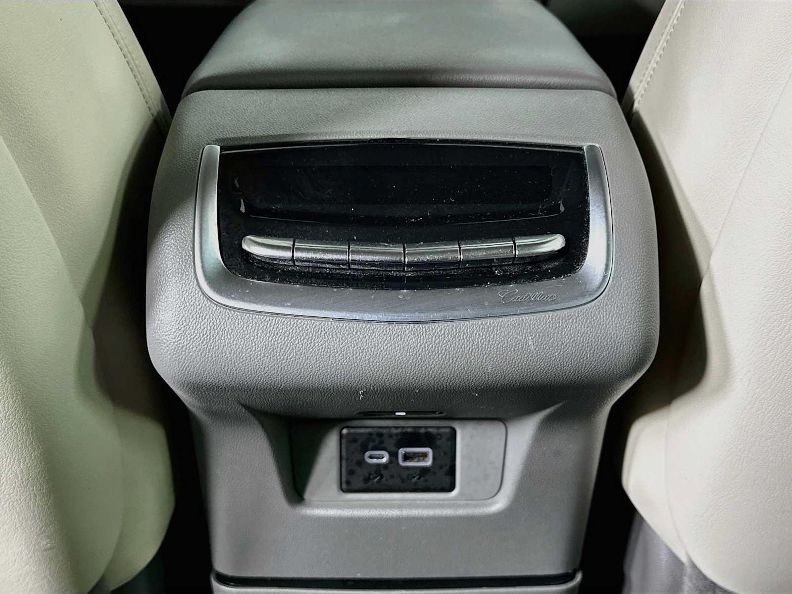 Used 2020 Cadillac XT6 Premium Luxury FWD image 24