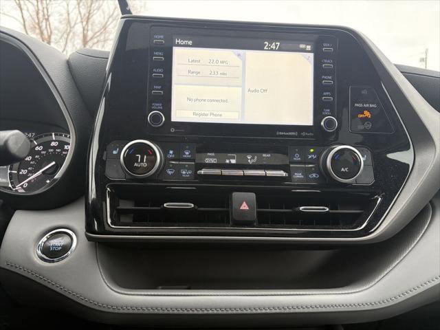 Certified 2022 Toyota Highlander XLE image 4