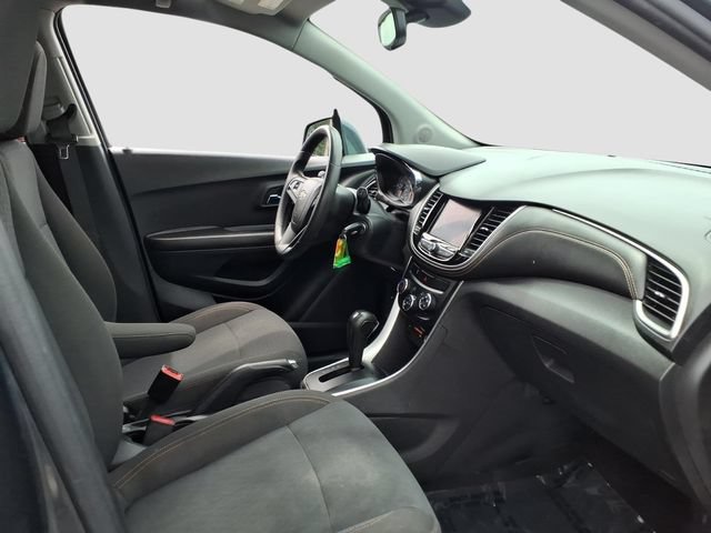 Used 2021 Chevrolet Trax LS w/ Tint and Cruise Package AWD/4WD image 15