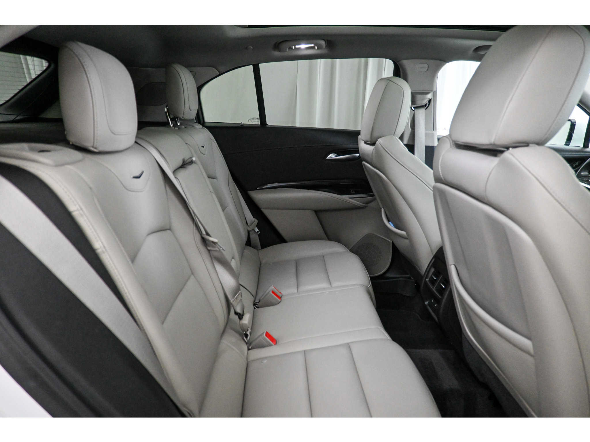 Used 2023 Cadillac XT4 Premium Luxury w/ Cold Weather Package FWD image 19