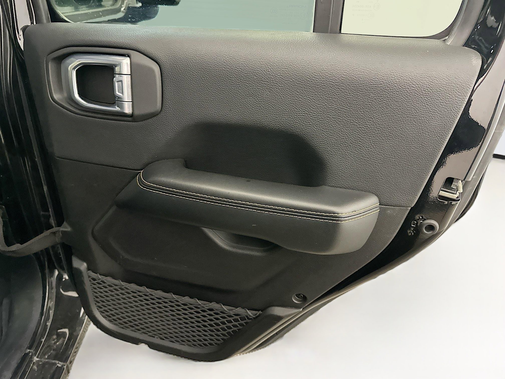 Used 2025 Jeep Wrangler Unlimited Sahara AWD/4WD image 30