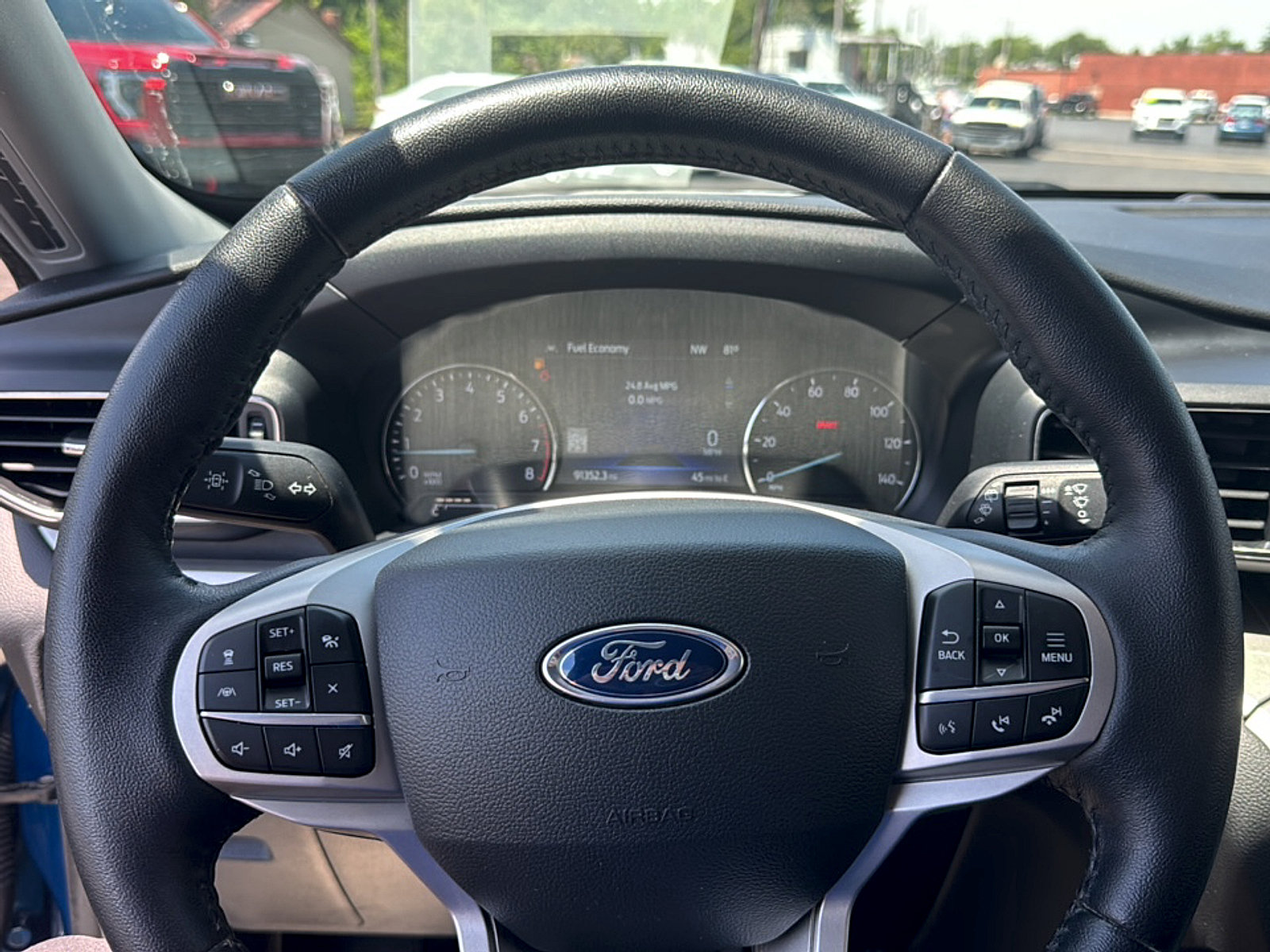 Used 2022 Ford Explorer XLT w/ Equipment Group 202A RWD image 15