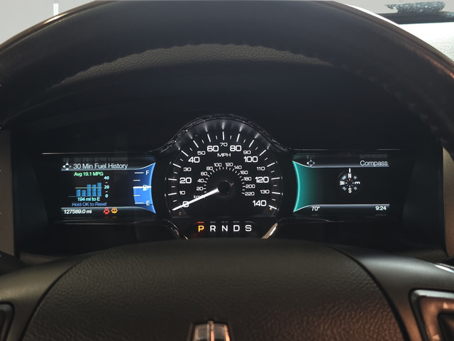 Used 2016 Lincoln MKS FWD image 17