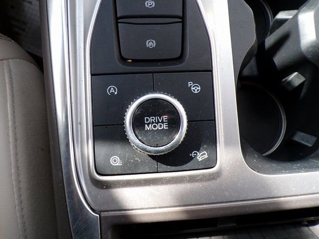 Used 2020 Ford Explorer Platinum w/ Premium Technology Package image 35