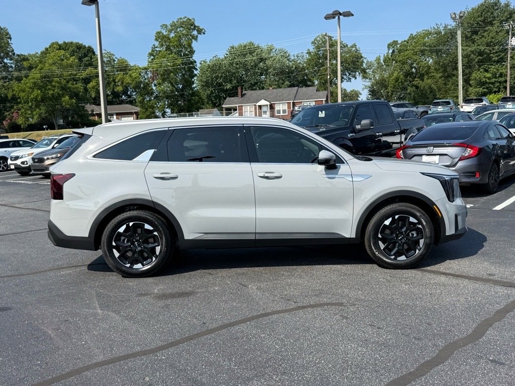 New 2025 Kia Sorento S w/ Panoramic Sunroof Package image 2