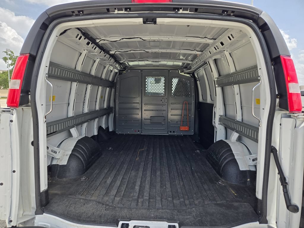Used 2021 Chevrolet Express 2500 w/ Driver Convenience Package RWD image 33