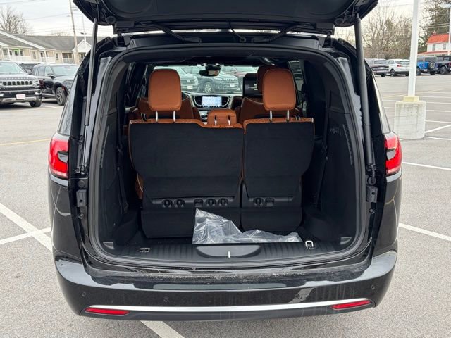 New 2026 Chrysler Pacifica Pinnacle AWD/4WD image 7
