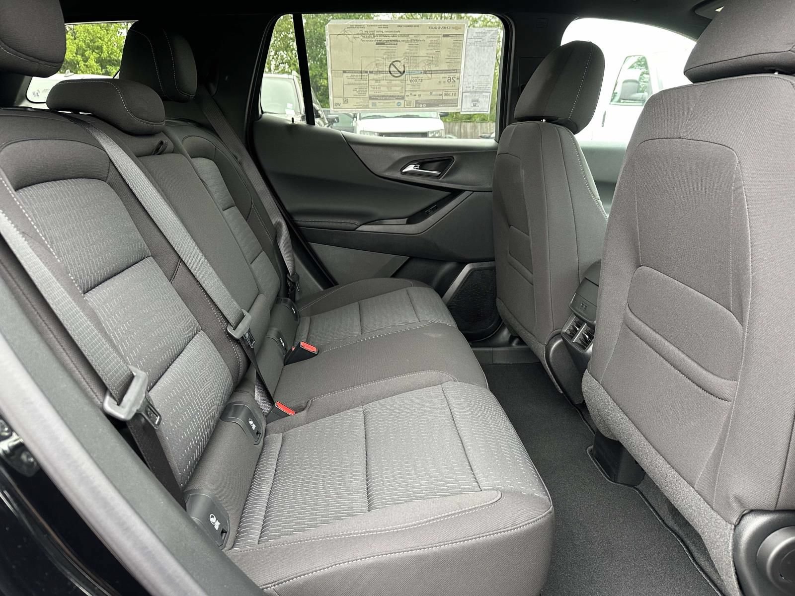 New 2026 Chevrolet Equinox LT w/ Safety and Technology Package AWD/4WD image 24