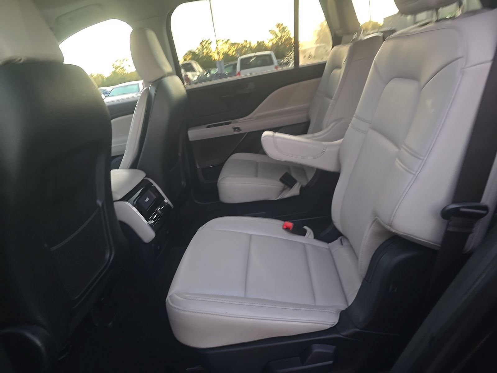 Used 2026 Lincoln Aviator AWD image 16
