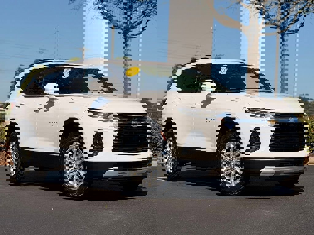 Used 2021 Chevrolet Blazer LT image 2