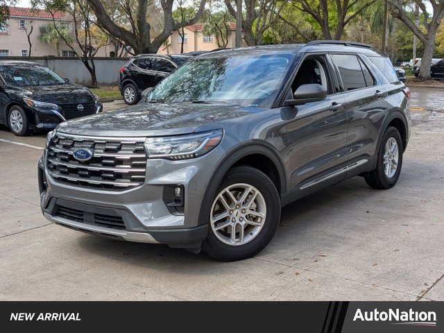 Used 2025 Ford Explorer Active w/ Active Comfort Package image 1