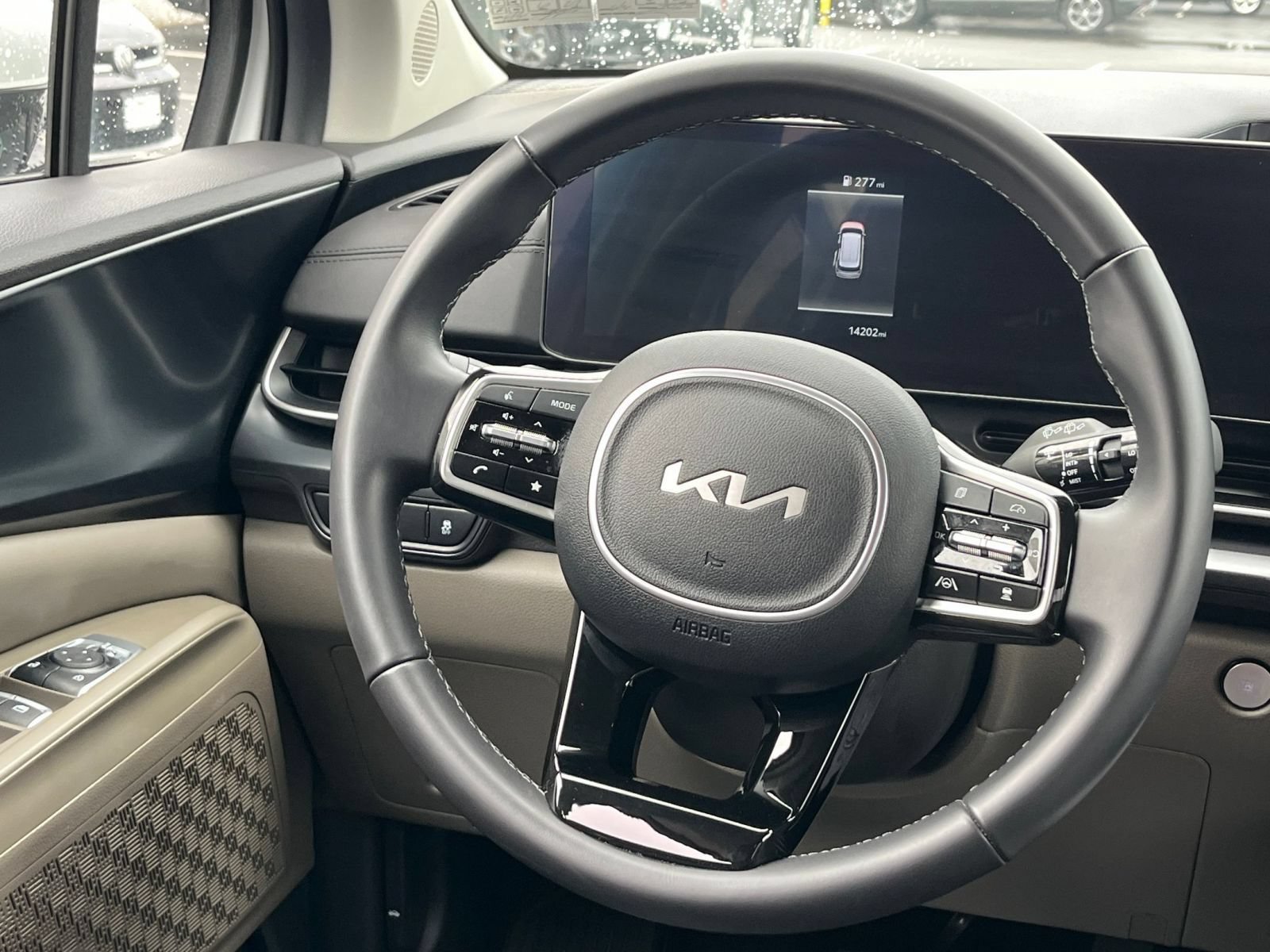 Used 2026 Kia Carnival FWD image 29