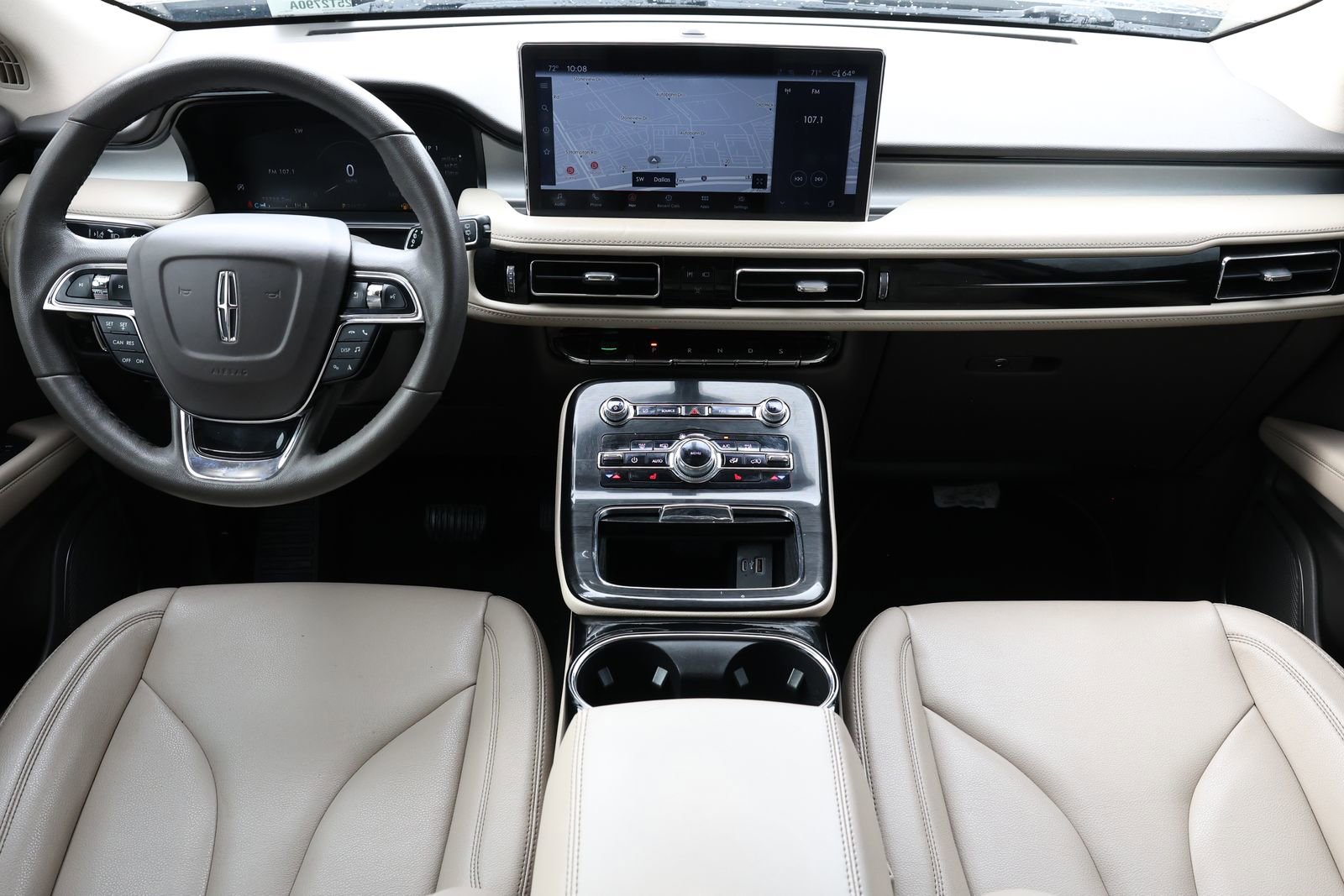 Used 2023 Lincoln Nautilus FWD w/ Premium Package image 2