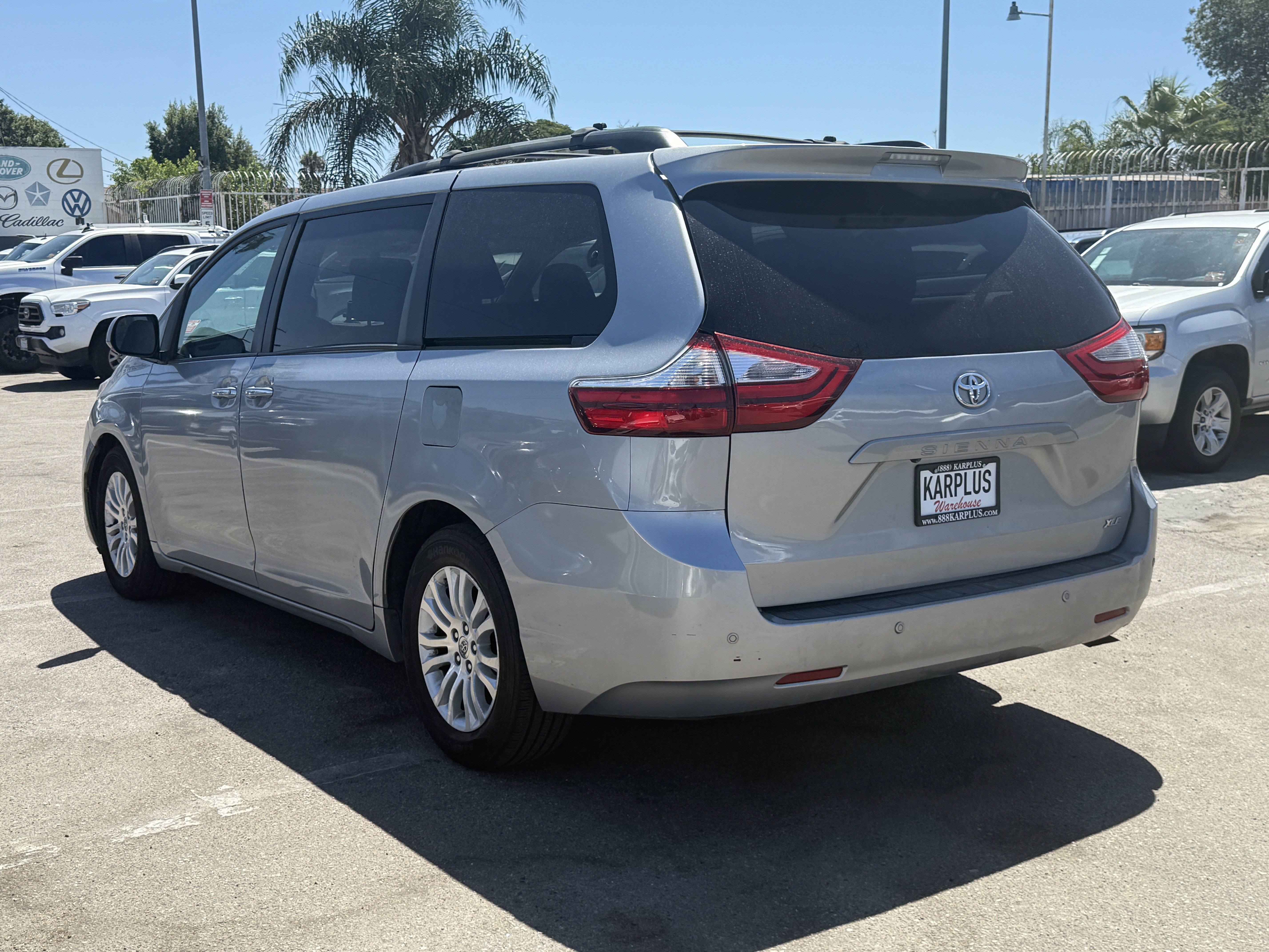 Used 2015 Toyota Sienna XLE w/ XLE Navigation Package image 7