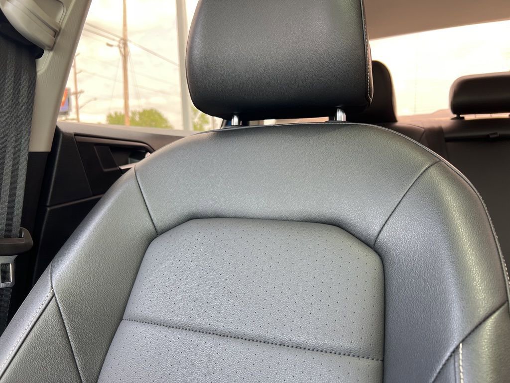 Certified 2022 Volkswagen Jetta SE w/ Panoramic Sunroof Package FWD image 22