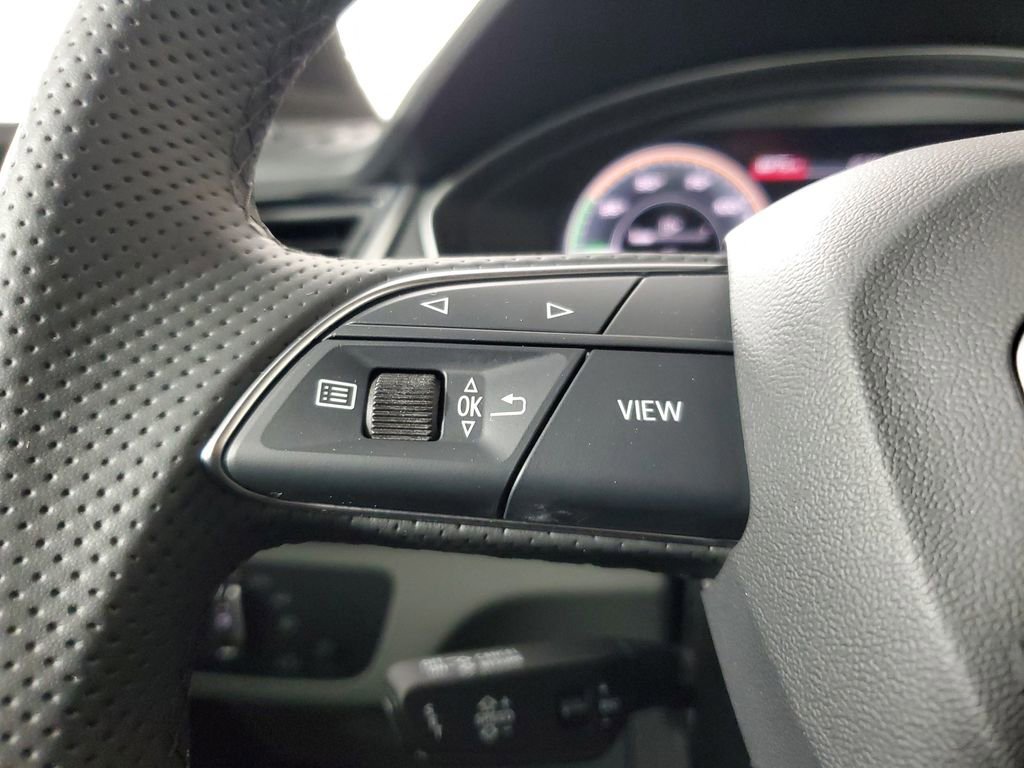 Used 2024 Audi Q5 e Premium Plus w/ Premium Plus Package image 24
